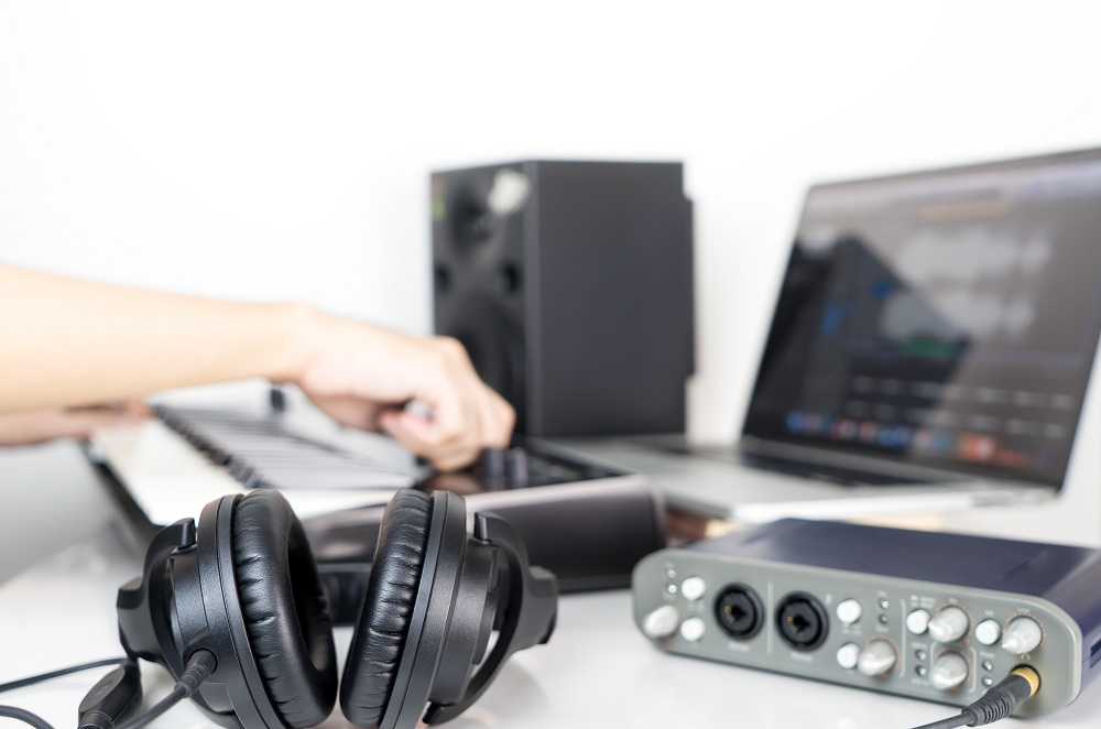 How a Great Music Producer Enhances Your Musical Vision